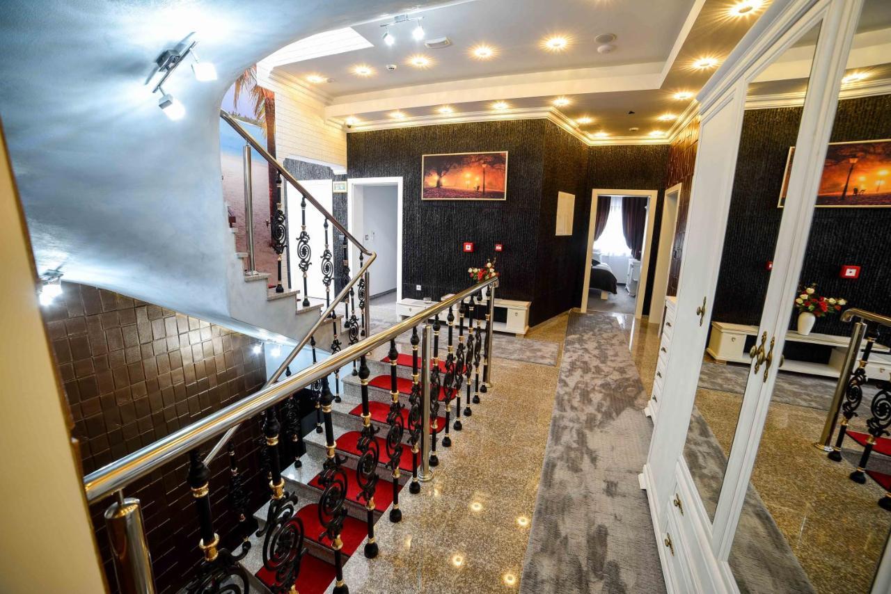 Hotel Palace Velika Kladusa Exteriör bild